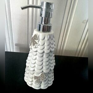 Ceramic Rhinestone Bow Tree Winter Soap Dispenser Silver